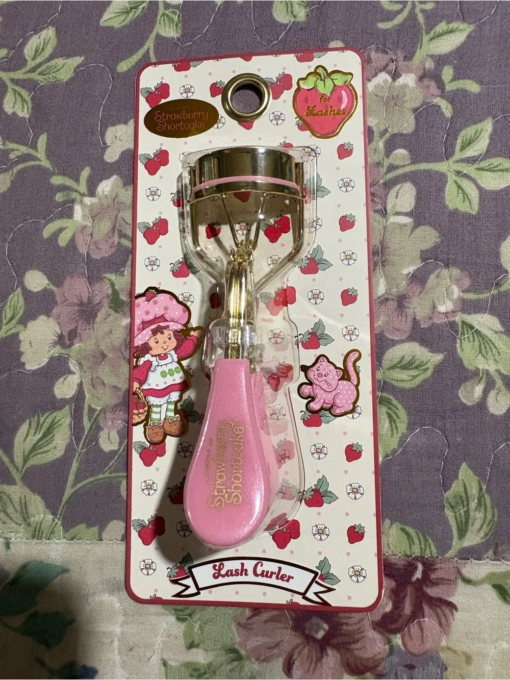Strawberry Shortcake Pink Lash Curler - Comfortable Grip